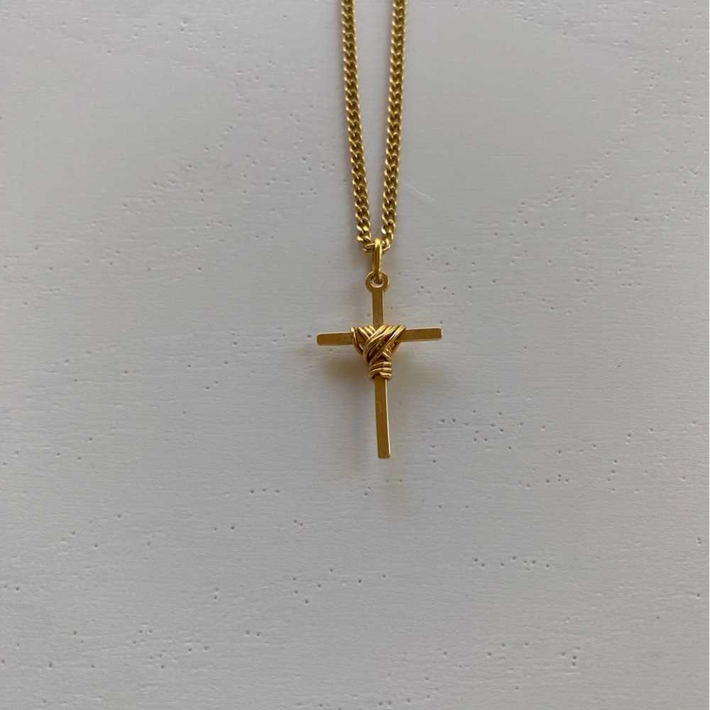 Beautiful Cross Necklace!